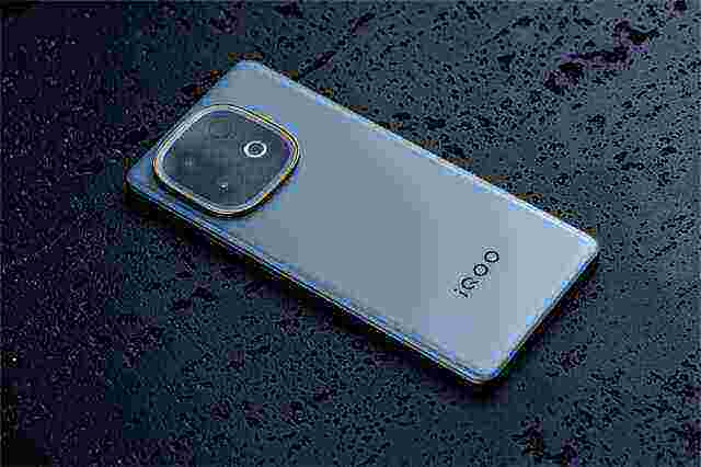 iQOO Z10 Turbo+评测：续航和性能我全都要